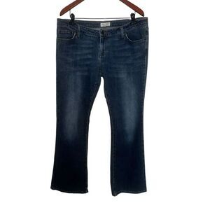 American eagle women’s 14 LONG bootcut demon blue jeans